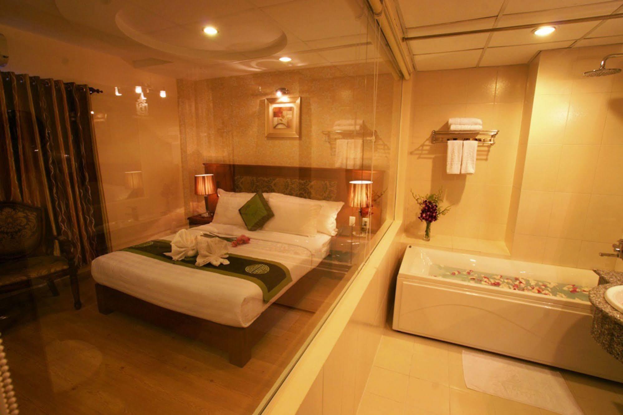 Khách sạn Sky Gem - Ben Thanh 4*